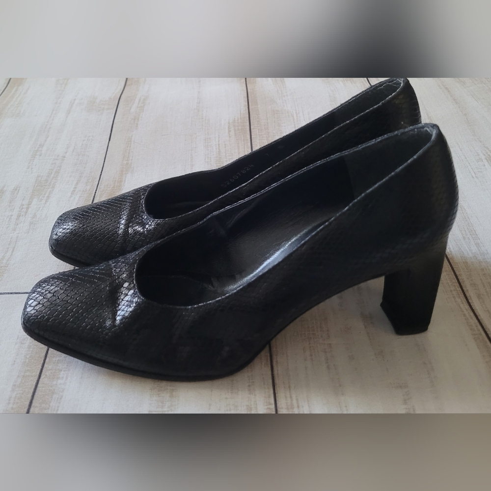 Stuart Weitzman Sz 7 B Snake PrintHeels
